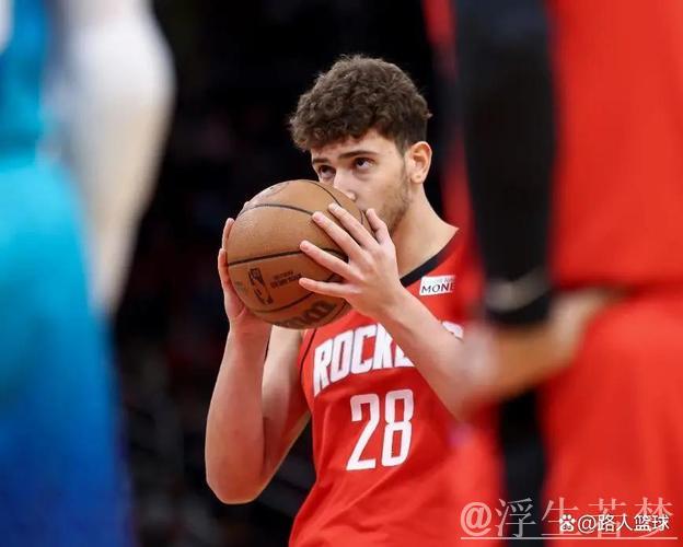 火箭欲用申京加两首轮换字母哥，模拟胜率升至六成五